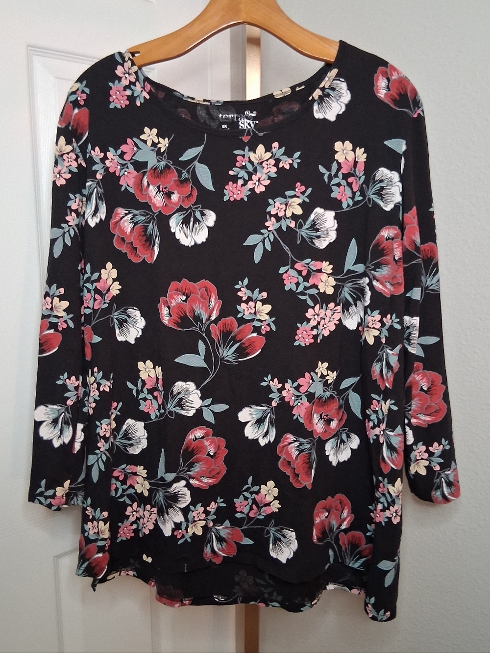 Terra & Sky Black Floral 3/4 Sleeve Blouse